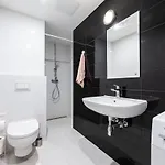 Location - Large Balcony - New Building Apartamento *