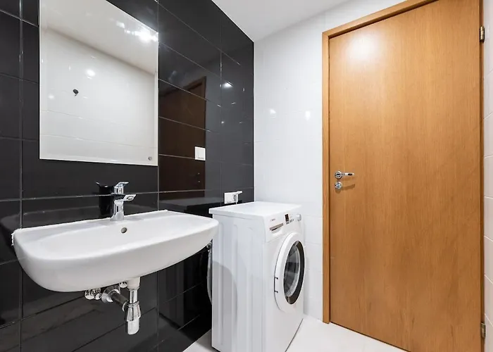 Location - Large Balcony - New Building Korter